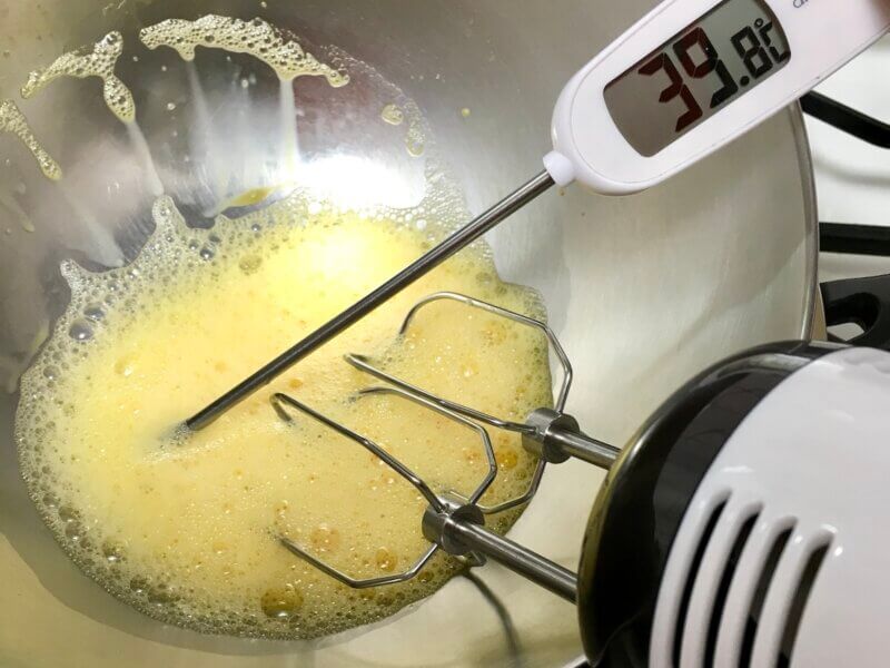 卵を泡立てた様子の温度39℃