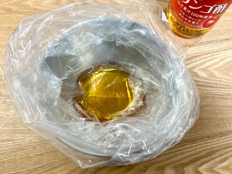 砂糖5gとりんご酢50gを混ぜ合わせたところ