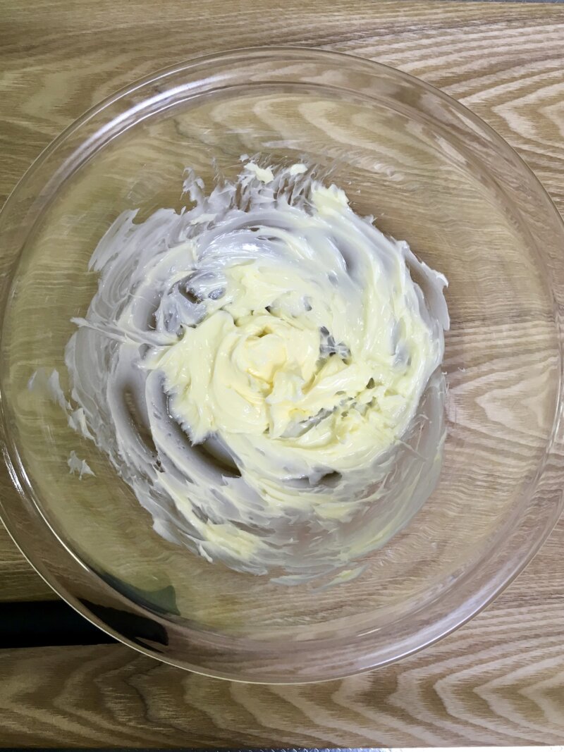 常温に戻した無塩バター50g