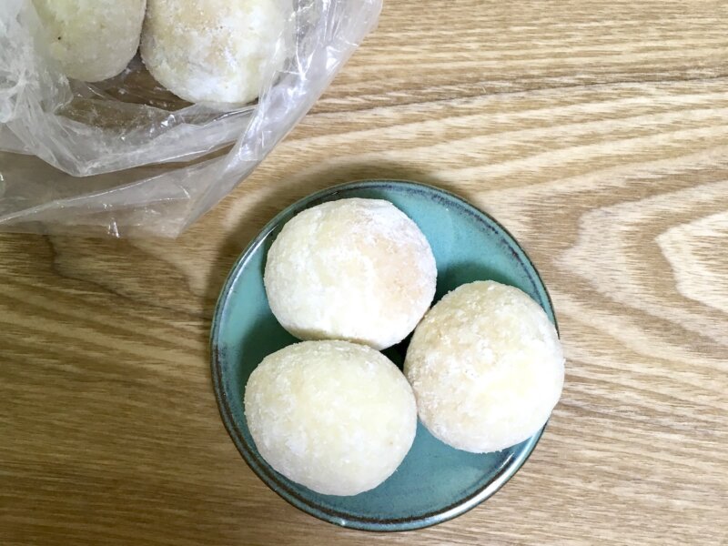 溶けない粉糖をまぶして半日後のスノーボールクッキー