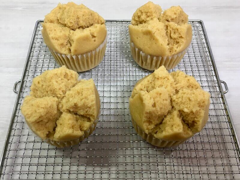 卵や牛乳を使用せずに作った黒糖蒸しパン