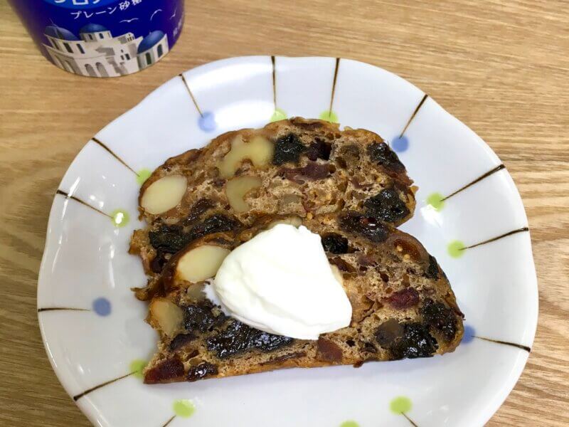 ギリシャヨーグルトを添えたベラベッカ