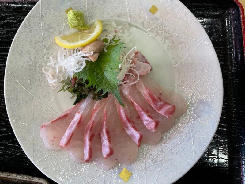 大三島「多々羅しまなみ公園」レストランメニュー「マハタの刺身」