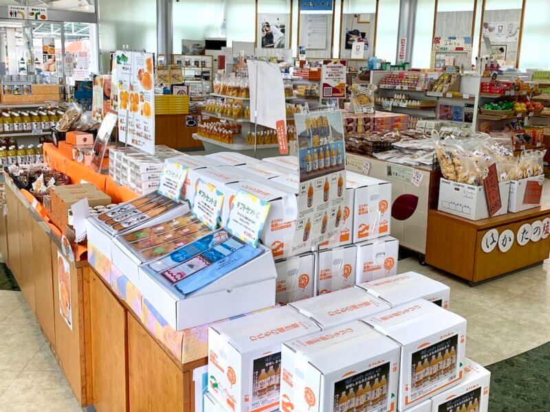 大三島「多々羅しまなみ公園」売店のお菓子コーナー