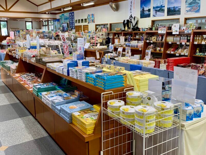 大三島「しまなみの駅 御島」の店内の様子