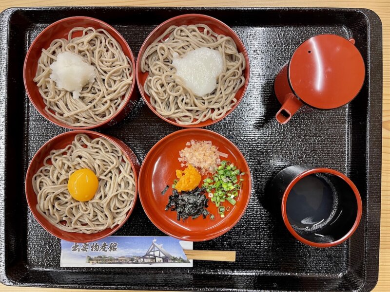 そば処 吉兆で注文したメニュー「三色割こそば」の写真