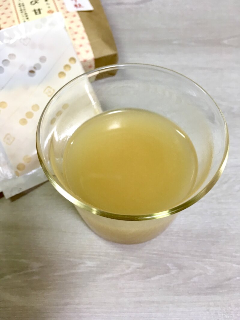 出雲で購入お土産「結び甘酒」をお湯割にした様子