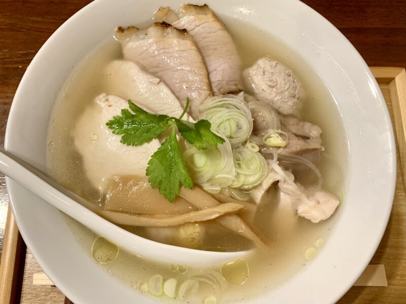 出雲のラーメン屋さんで頼んだ純鶏ラーメン