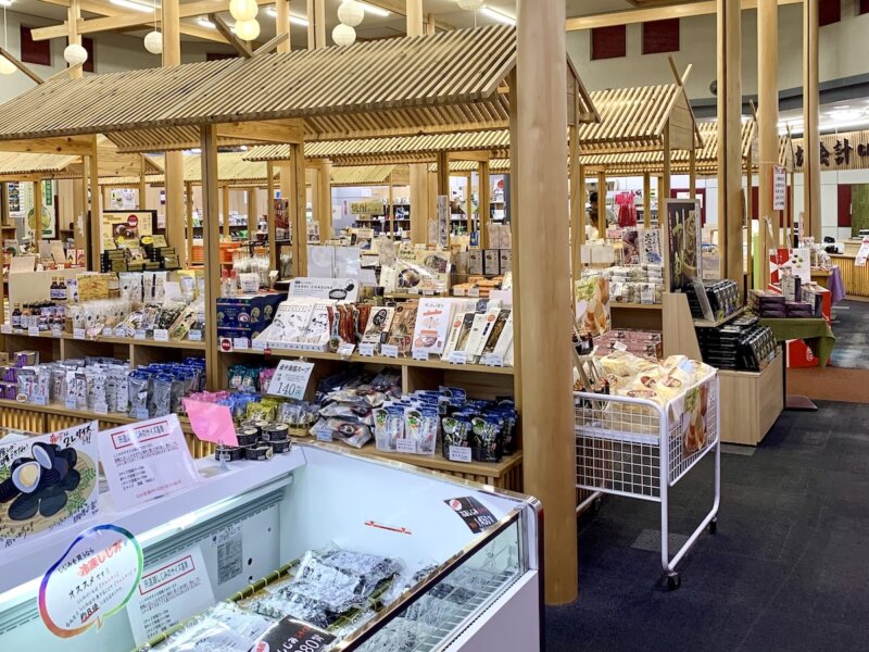 大社ご縁広場 出雲物産館の店内の様子