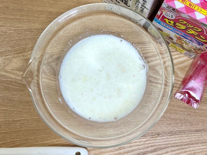 牛乳120gに粉ゼラチンを入れて混ぜたところ