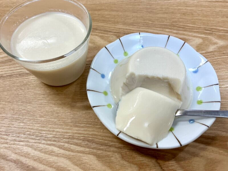 黒糖で作った牛乳プリン