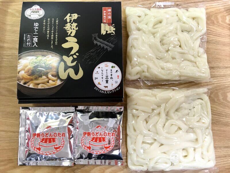 伊勢で購入お土産「伊勢うどん」の箱を開けたところ