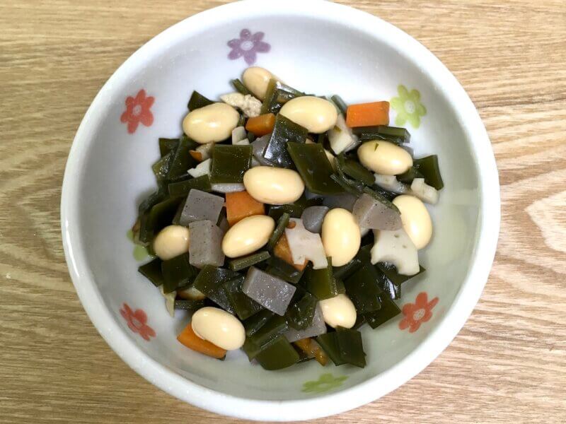 完成した水煮大豆で五目豆を作った様子
