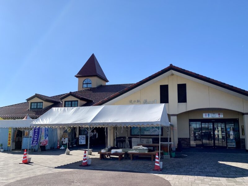 出雲市にある道の駅湯の川の外観