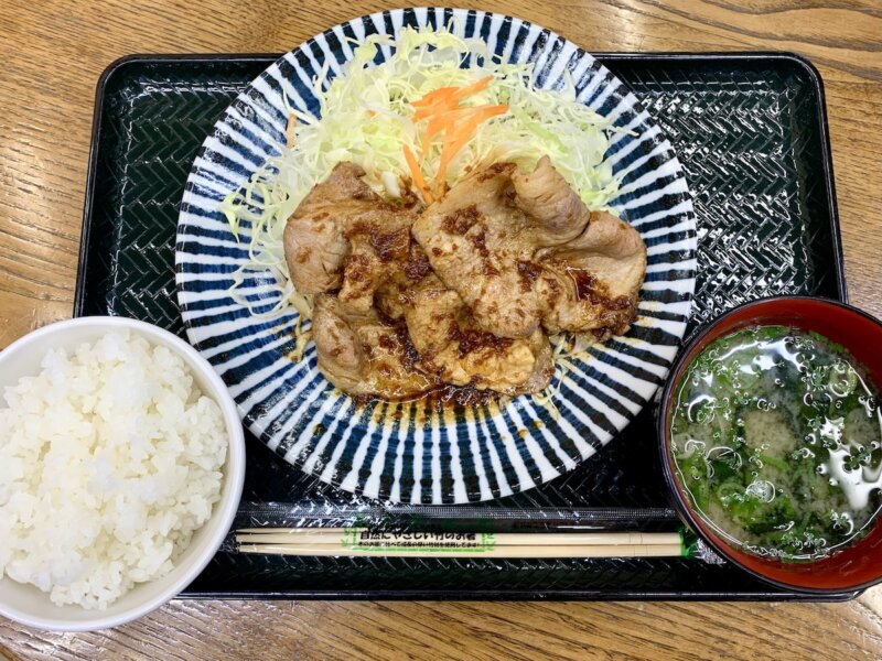 道の駅 湯の川にあるレストランで注文した「出西生姜焼き定食」