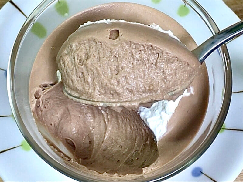 脂肪分40%の生クリームで作ったミルクチョコムース