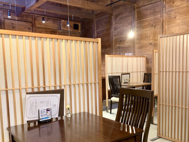 出雲の人気カフェ「ビストロ&カフェあん」の店内の様子