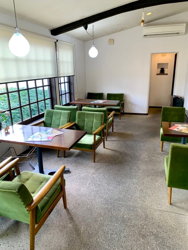 cafe naka蔵の内観