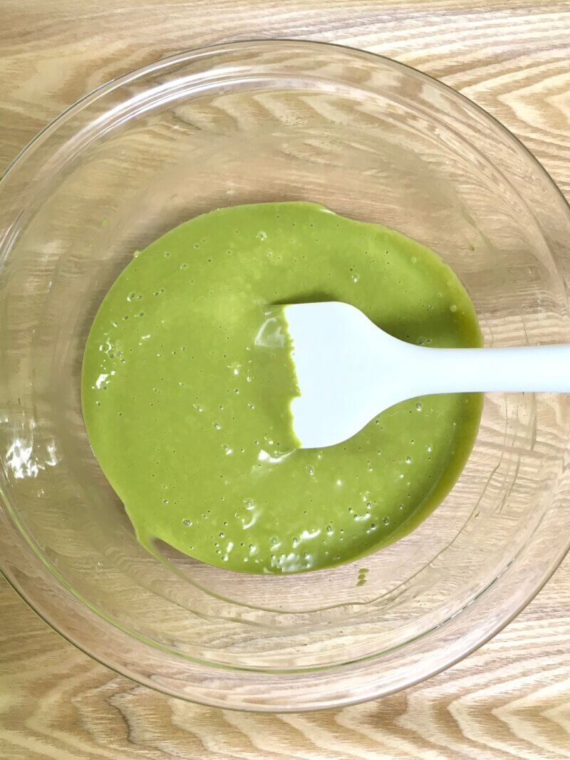 抹茶蒸しパンの生地を材料全て混ぜ終えたところ