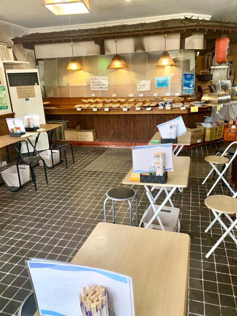 大三島にある「大漁」の店内の様子