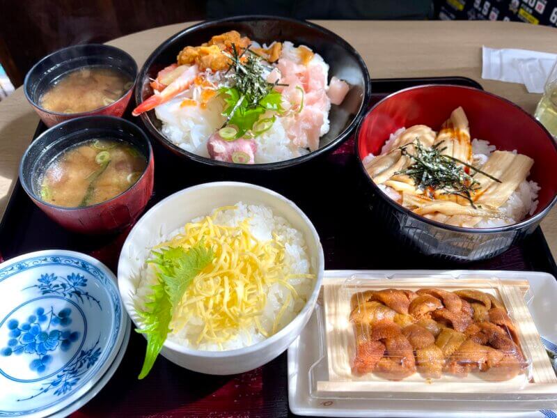 大三島「大漁」で注文したメニュー「全部のせ丼」「あなご丼」「限定5食・特上ウニ丼」