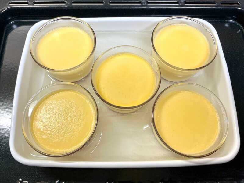 チーズプリンをプリンカップ5個で作った様子