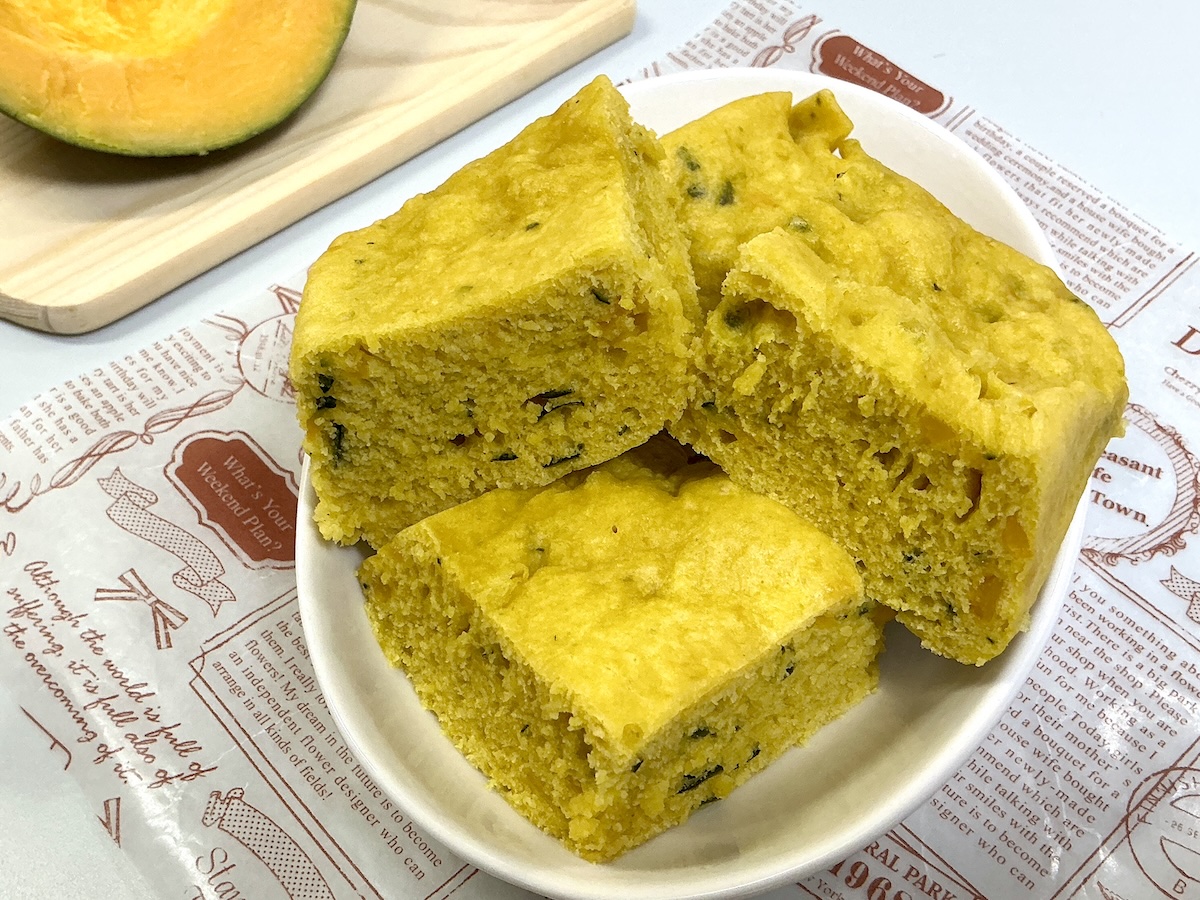 レンジで作ったかぼちゃ蒸しパン