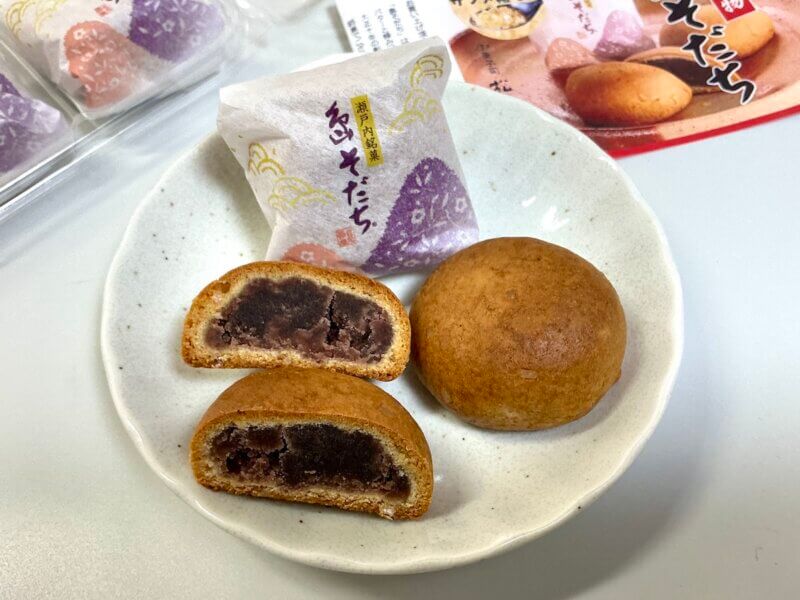 尾道駅で購入した「島育ち」をお皿に盛り付けた様子